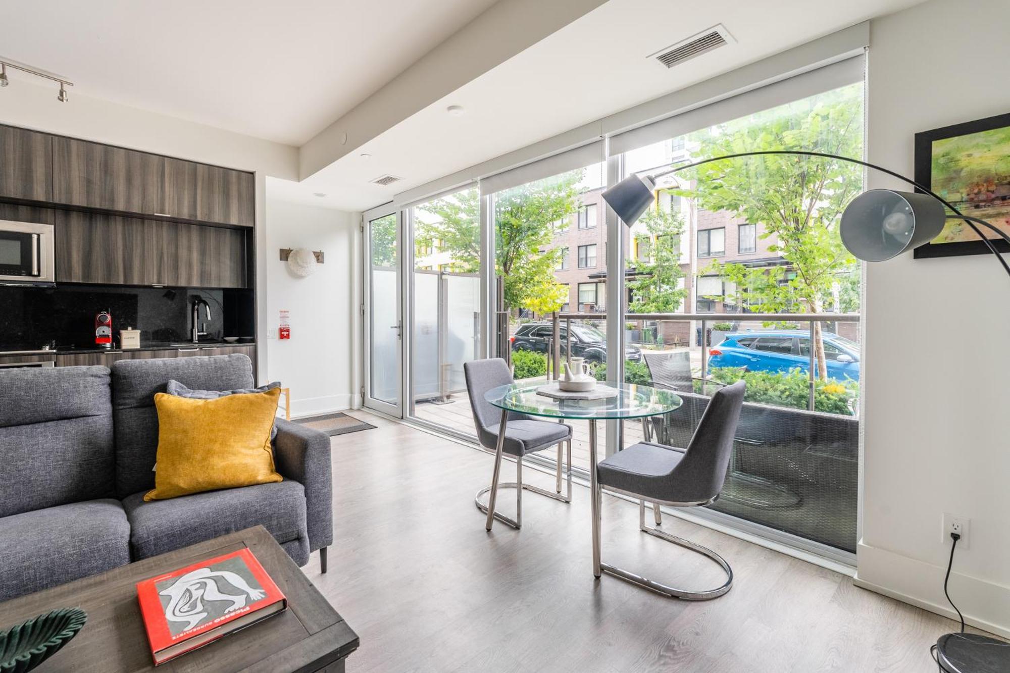 Spacious Corner Apartment Downtown Toronto Ngoại thất bức ảnh