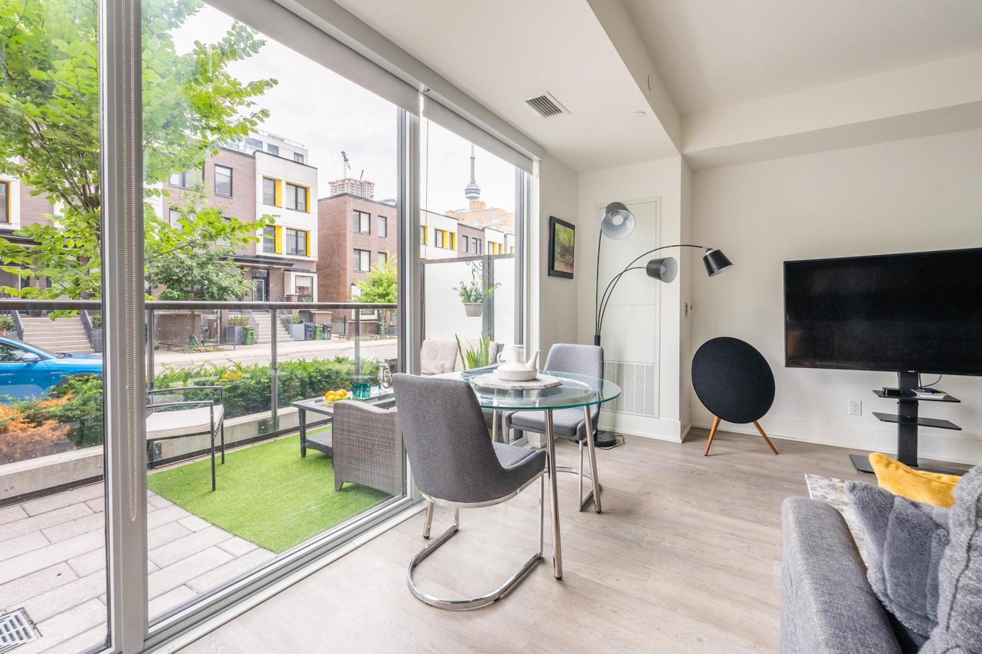 Spacious Corner Apartment Downtown Toronto Ngoại thất bức ảnh