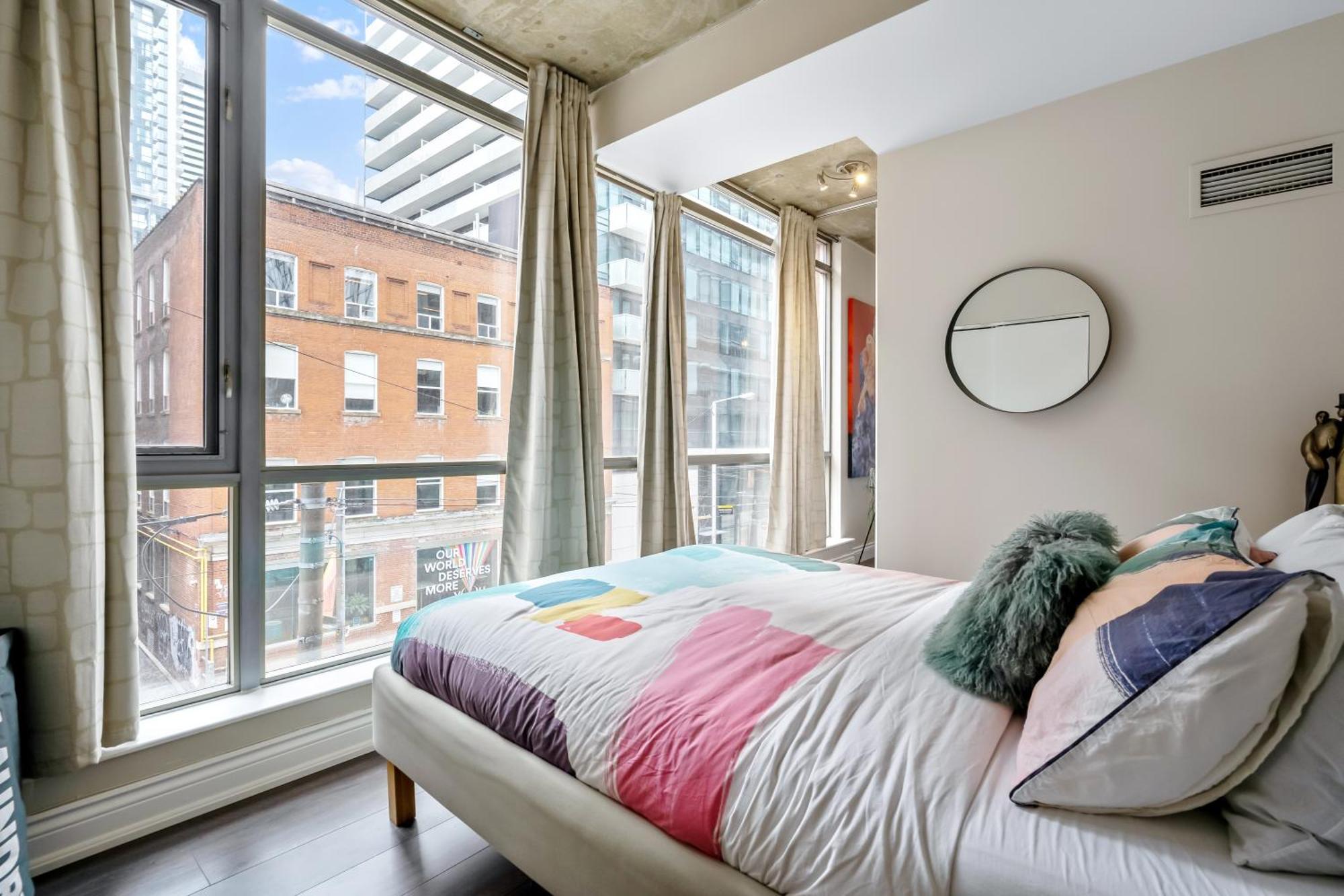 Spacious Corner Apartment Downtown Toronto Ngoại thất bức ảnh
